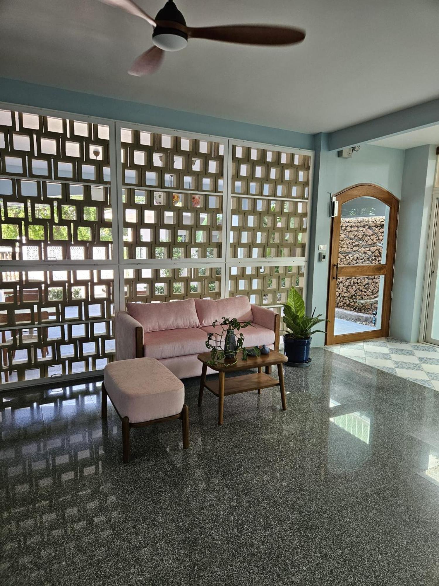 Dusita Residence Bangkok Exterior photo