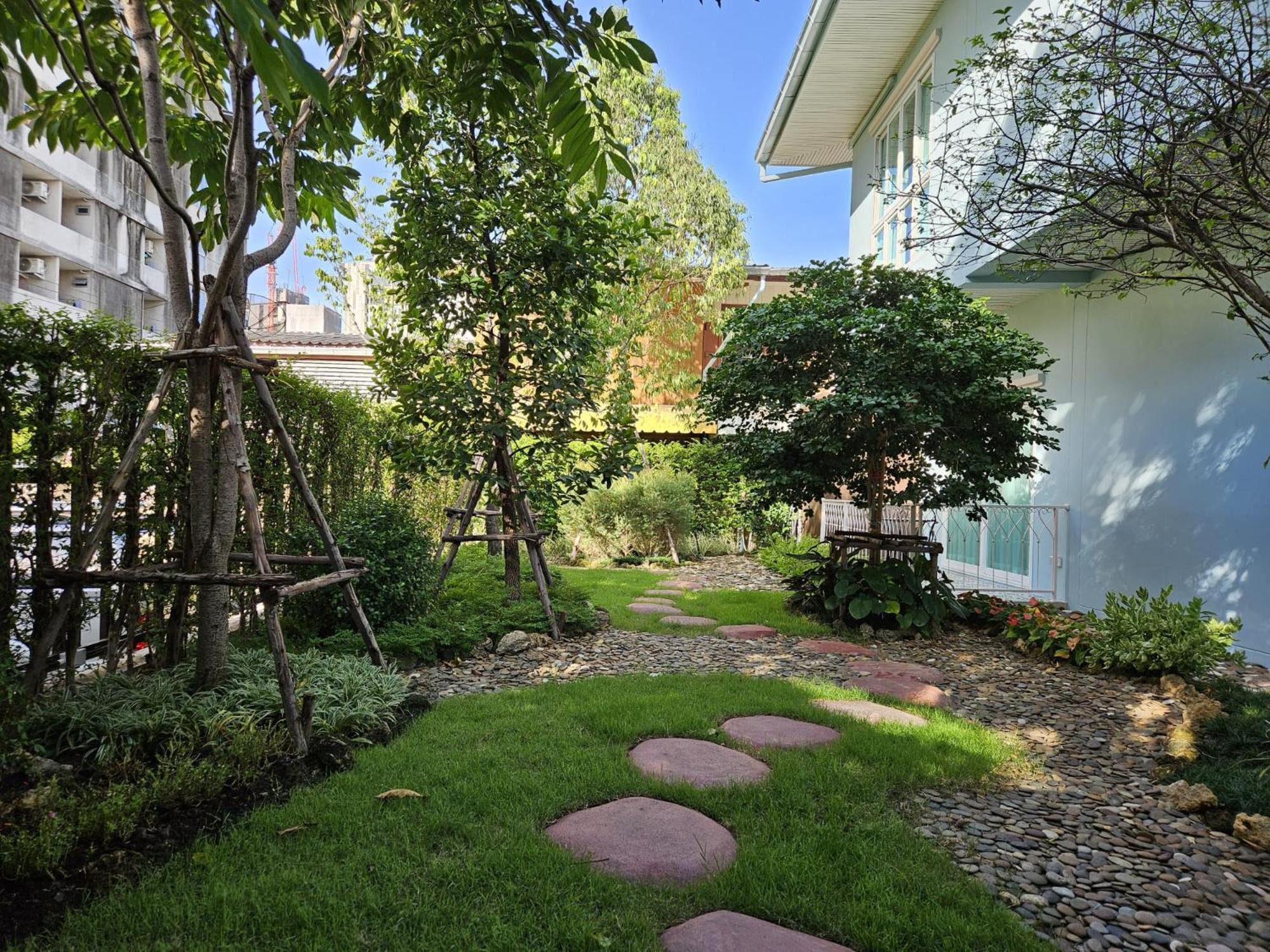 Dusita Residence Bangkok Exterior photo
